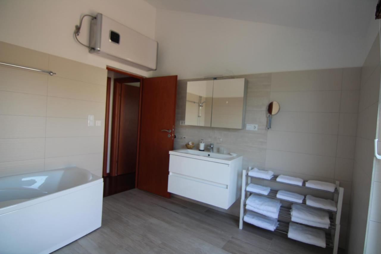 Villa Calma, recharge your body&mind Gabonjin Exterior foto